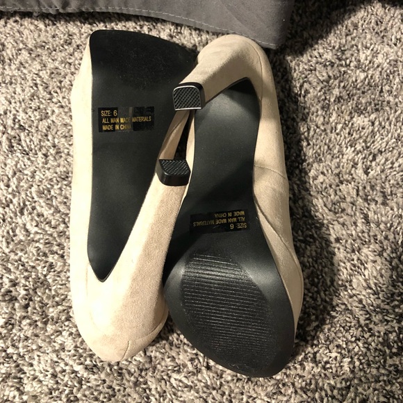 Qupid Nude Platform Heels - Picture 3 of 3